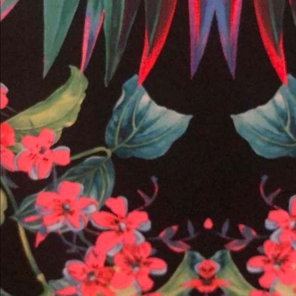 Multi color polyester knit midi skirt. - Picture 2 of 2